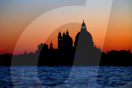 NEWS - Coronavirus: Touristen kehren langsam nach Venedig zurück