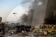 NEWS -  Beirut: Grossbrand im Hafen Wochen nach der Explosion