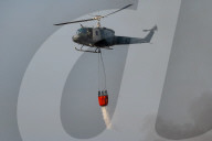 NEWS -  Beirut: Grossbrand im Hafen Wochen nach der Explosion