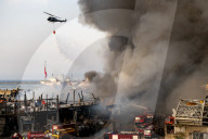 NEWS -  Beirut: Grossbrand im Hafen Wochen nach der Explosion