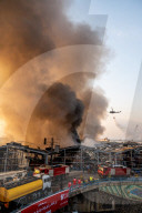 NEWS -  Beirut: Grossbrand im Hafen Wochen nach der Explosion