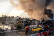 NEWS -  Beirut: Grossbrand im Hafen Wochen nach der Explosion