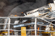 NEWS -  Beirut: Grossbrand im Hafen Wochen nach der Explosion