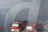 NEWS -  Beirut: Grossbrand im Hafen Wochen nach der Explosion