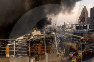 NEWS -  Beirut: Grossbrand im Hafen Wochen nach der Explosion