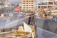 NEWS -  Beirut: Grossbrand im Hafen Wochen nach der Explosion