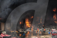 NEWS - Grossbrand im Hafen von Beirut