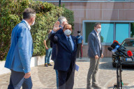 NEWS - Silvio Berlusconi verlässt das Krankenhaus San Raffaele 