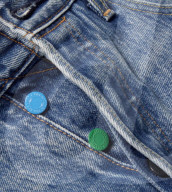 FEATURE -   Lego kreiert mit Levi's eine neue Modekollektion
