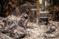 NEWS - ZerstÃ¶rung nach den WaldbrÃ¤nden im Santa Cruz County, Kalifornien