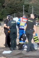 NEWS - An der englischen Kanalküste: Bootsflüchtlinge werden von der Grenzpolizei empfangen
