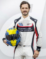 ROYALS - Prinz Carl Philip fährt am Porsche Carrera Cup in Anderstorp
