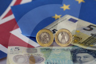 NEWS - Britisches Pfund, US-Dollar, Euro, Schweizer Franken (Symbolbilder)