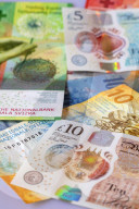 NEWS - Britisches Pfund, US-Dollar, Euro, Schweizer Franken (Symbolbilder)