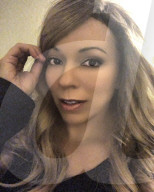 FEATURE - Lookalike: Ex-Militärpolizistin kassiert über 1500 Pfund pro Stunde als Mariah Carey Doppelgängerin