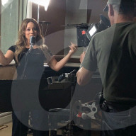 FEATURE - Lookalike: Ex-Militärpolizistin kassiert über 1500 Pfund pro Stunde als Mariah Carey Doppelgängerin