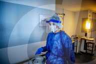 NEWS - Coronavirus: Gesundheitspersonal kümmert sich um Covid-19-Patienten im Spaarne Gasthuis Hospital in Haarlem