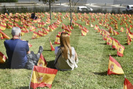 NEWS - Coronavirus: Mehr als 50'000 Flaggen für die spanischen Opfer des Coronavirus in Madrid