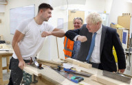 NEWS - Boris Johnson besucht Bauzentrum des Exeter College
