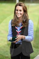 ROYALS - Herzogin Catherine besucht Pfadfinder in Northolt