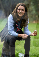 ROYALS - Herzogin Catherine besucht Pfadfinder in Northolt