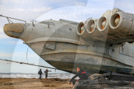 NEWS - Das "kaspische Seemonster": Russisches Flugboot Ekranoplan wird in Derbent ausgestellt