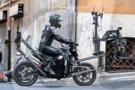 PEOPLE - Tom Cruise auf dem Set von 'Mission Impossible 7' in Via Panisperna in Rom