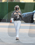 PREMIUM EXCLUSIVE Linda Thompson Is Fierce In White Denim For Dinner Date At Nobu
