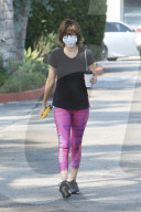 PREMIUM EXCLUSIVE Lisa Rinna Goes Braless While Spreading Voting Awareness