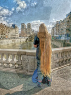 FEATURE - Rapunzel Stefanie Classen hat ihr Haar 15 Jahre lang nicht geschnitten