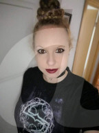 FEATURE - Rapunzel Stefanie Classen hat ihr Haar 15 Jahre lang nicht geschnitten