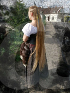 FEATURE - Rapunzel Stefanie Classen hat ihr Haar 15 Jahre lang nicht geschnitten