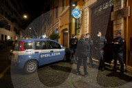 NEWS - Coronavirus: Polizeikontrollen im nächtlichen Rom