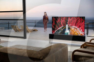 FEATURE -  Der erste Fernseher der Welt von LG, der sich bei Nichtgebrauch einrollt