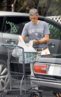 PREMIUM EXCLUSIVE Olivier Martinez Makes A Grocery Run At Bristol Farms 