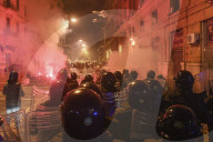 NEWS - Coronavirus: Proteste gegen Ausgangssperre in Neapel

