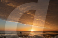 FEATURE - Tagesanbruch über Seaburn Beach an der Küste bei Sunderland