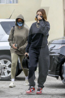 PREMIUM EXCLUSIVE Hailey Baldwin Keps Warm In Monochromatic Sweatsuit
