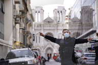 NEWS - Angreifer tötet in Nizza drei Menschen