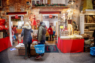 NEWS - Das Weihnachtsdorf im niederländischen Scheveningen hat seine Pforten geöffnet