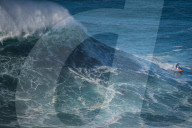 FEATURE -  Surfen auf Riesenwellen in Nazare, Portugal 