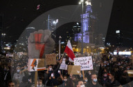 NEWS - Polen:  Anhaltende Proteste gegen neues strenges Abtreibungsgesetz