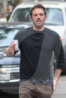 PREMIUM EXCLUSIVE Ben Affleck looks so skinny with his diet beverage