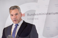 NEWS - Terrorangriff in Wien:  Inenminister Karl Nehammer vor den Medien