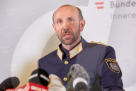 NEWS - Terrorangriff in Wien:  Inenminister Karl Nehammer vor den Medien