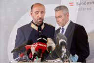 NEWS - Terrorangriff in Wien:  Inenminister Karl Nehammer vor den Medien