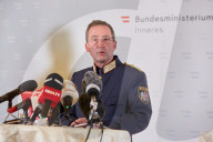 NEWS - Terrorangriff in Wien:  Inenminister Karl Nehammer vor den Medien