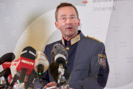 NEWS - Terrorangriff in Wien:  Inenminister Karl Nehammer vor den Medien