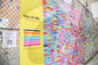 NEWS - USA Wahlen:  Kunstinstallation 'Wand der Lügen' von Trump in NYC