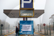 NEWS - Coronavirus: Parkplätze in Mailand in Drive-in für Covid-19-Tests umgewandelt